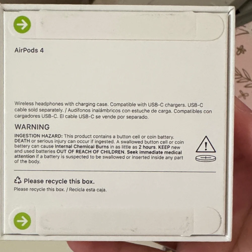 Apple AirPods 4 in White